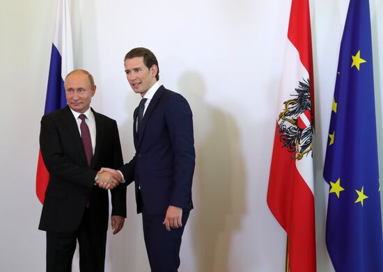 Vladimir Putin pays working visit to Austria
