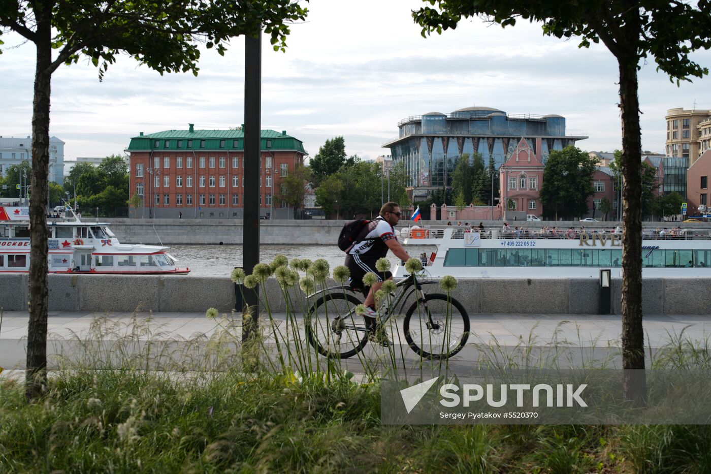 People relax at Museon arts park in Moscow