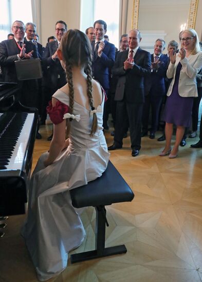Vladimir Putin pays working visit to Austria