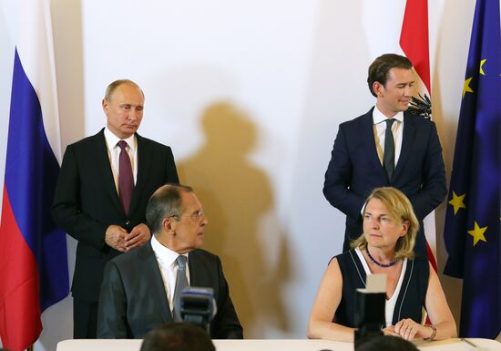 Vladimir Putin pays working visit to Austria