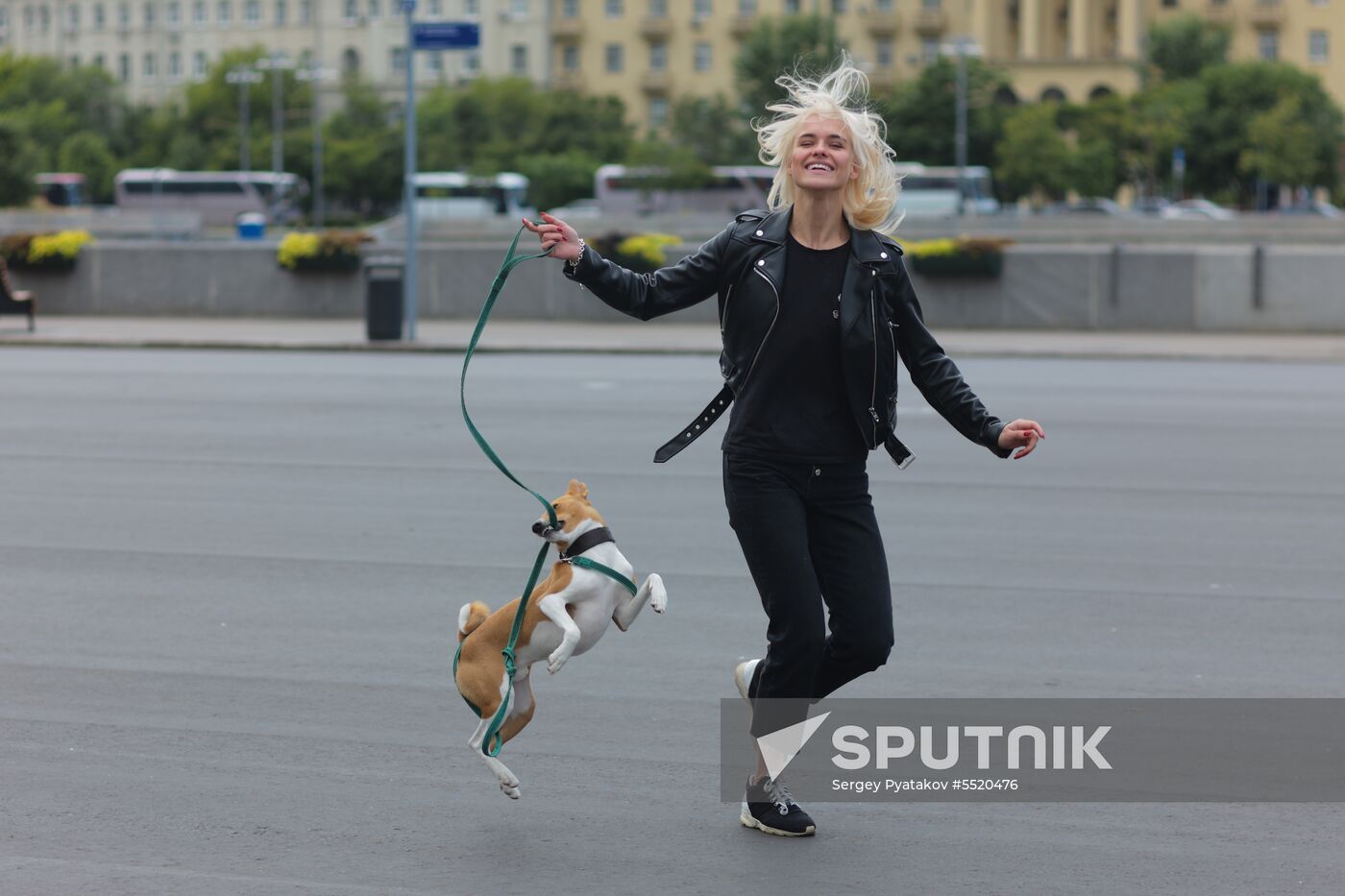 People relax at Museon arts park in Moscow
