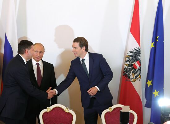Vladimir Putin pays working visit to Austria