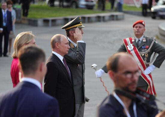 Vladimir Putin pays working visit to Austria