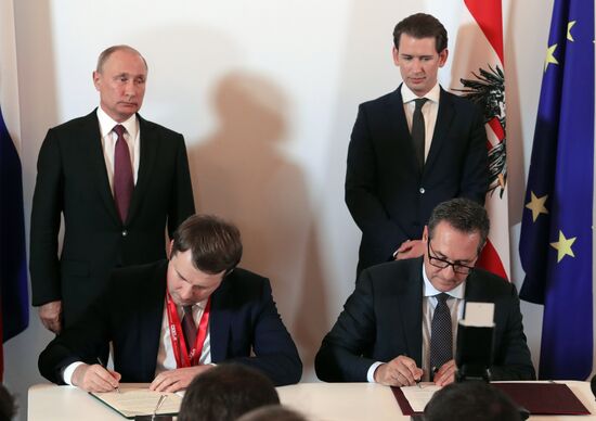 Vladimir Putin pays working visit to Austria