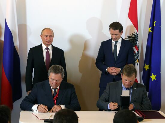 Vladimir Putin pays working visit to Austria