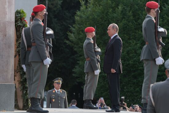 Vladimir Putin pays working visit to Austria
