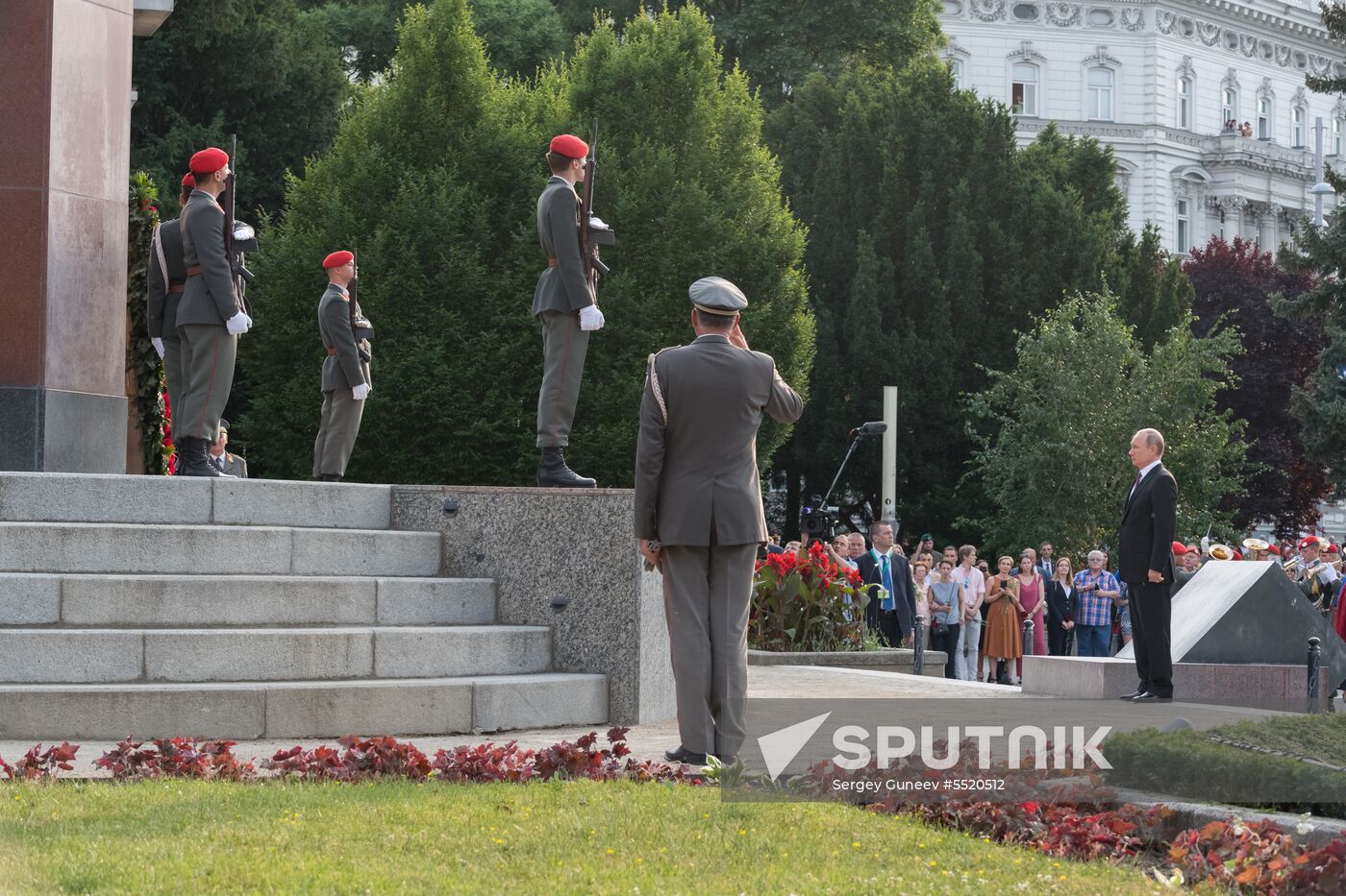 Vladimir Putin pays working visit to Austria