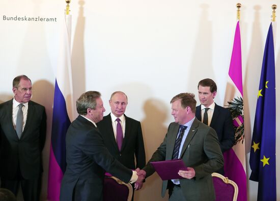 Vladimir Putin pays working visit to Austria