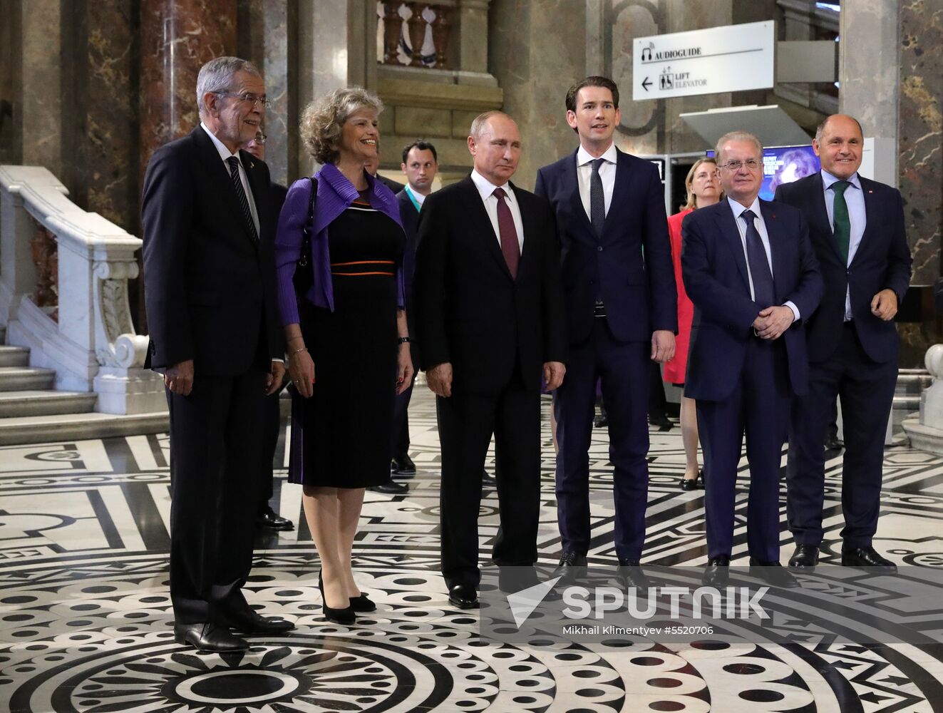 Vladimir Putin pays working visit to Austria