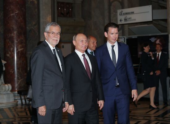 Vladimir Putin pays working visit to Austria