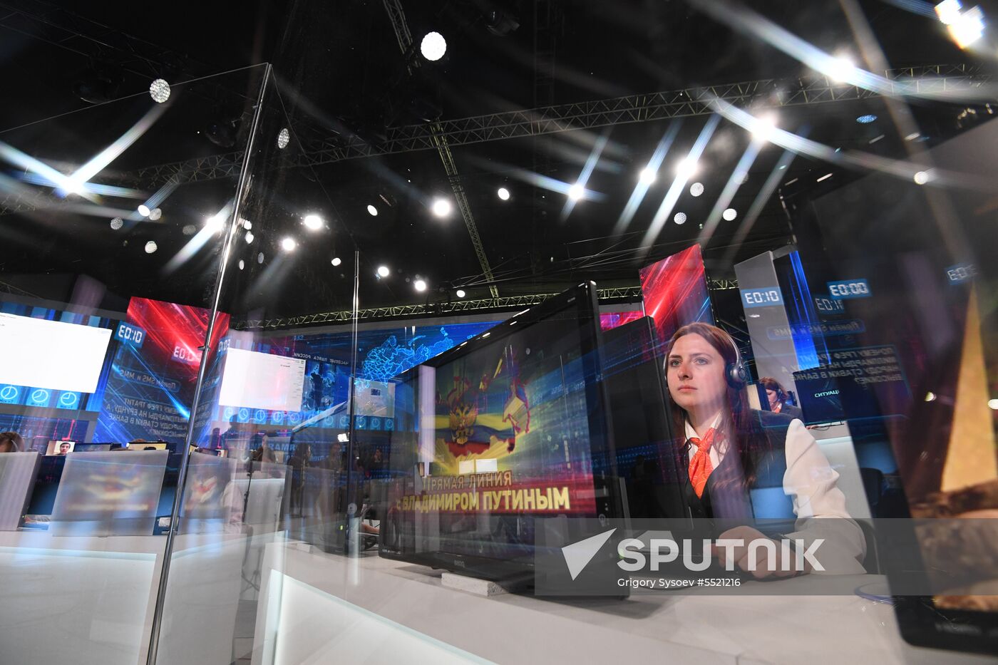 Call center of Direct Line with President Vladimir Putin in Gostiny Dvor