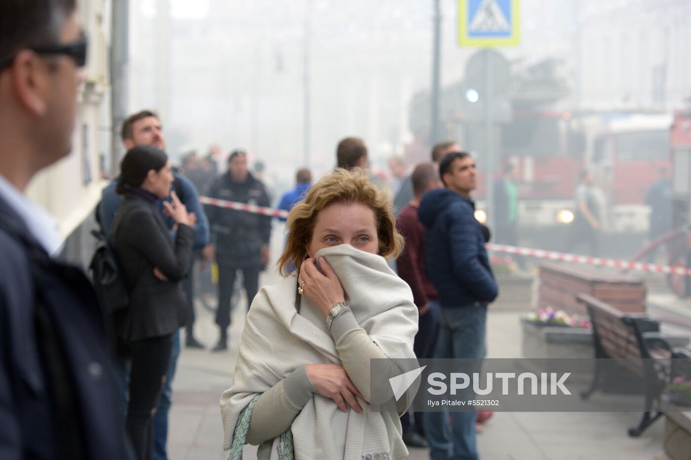 Fire erupts on roof of Pedagogical Book House in Moscow