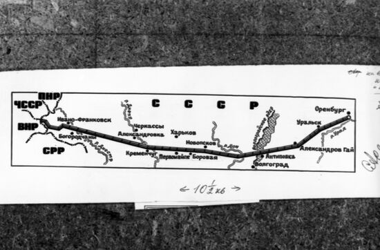 Scheme of gas pipeline Orenburg - Western border of the USSR