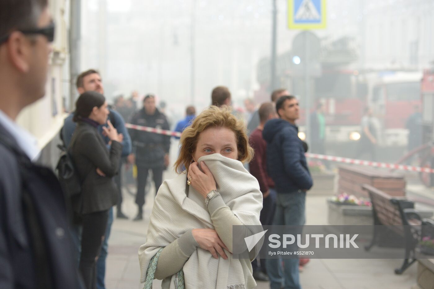 Fire erupts on roof of Pedagogical Book House in Moscow
