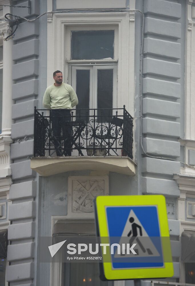 Fire erupts on roof of Pedagogical Book House in Moscow