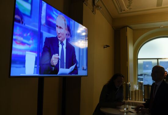 Live broadcast of Direct Line with Vladimir Putin