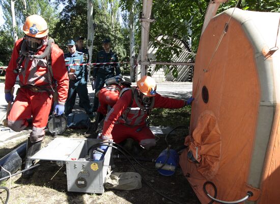 Fire tactics competition finals in Donetsk People's Republic
