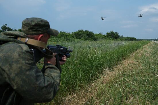 Special tactic drill in Southern Military District
