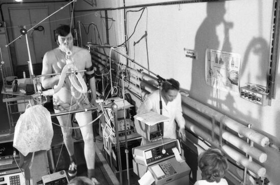 Medical studies on hypokinesia