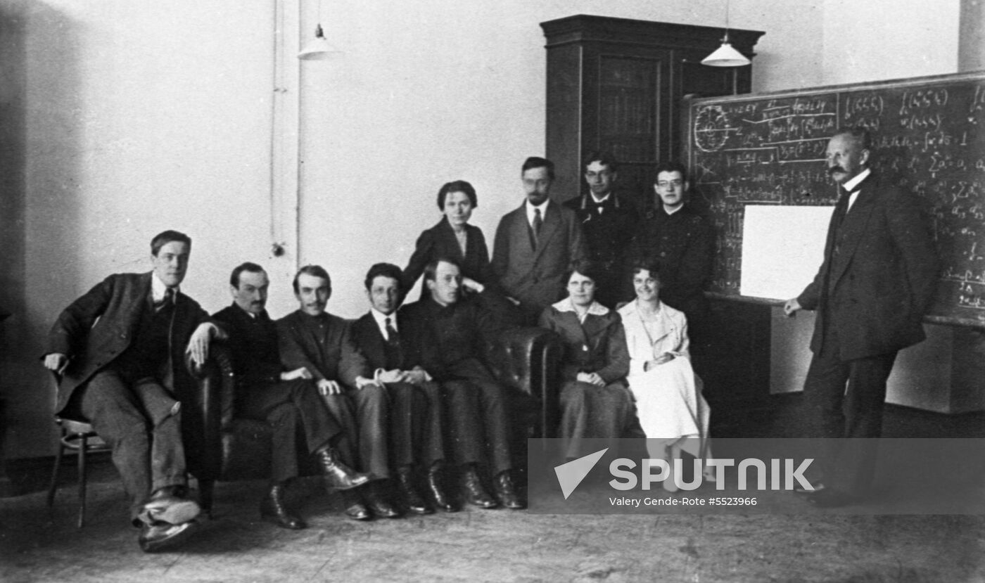 Scientists Pyotr Kapitsa and Abram Ioffe