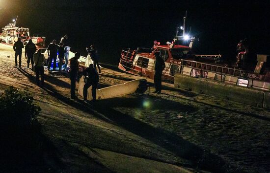 Catamaran collides with barge outside Volgograd