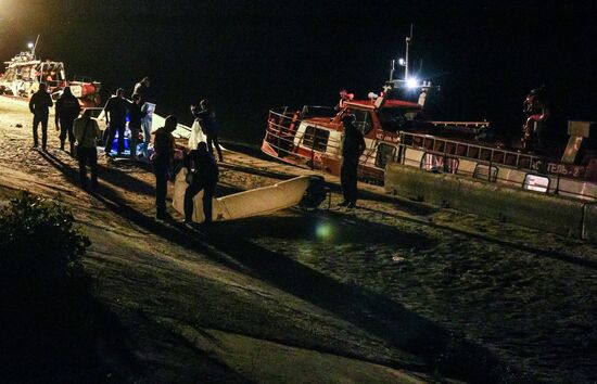 Catamaran collides with barge outside Volgograd
