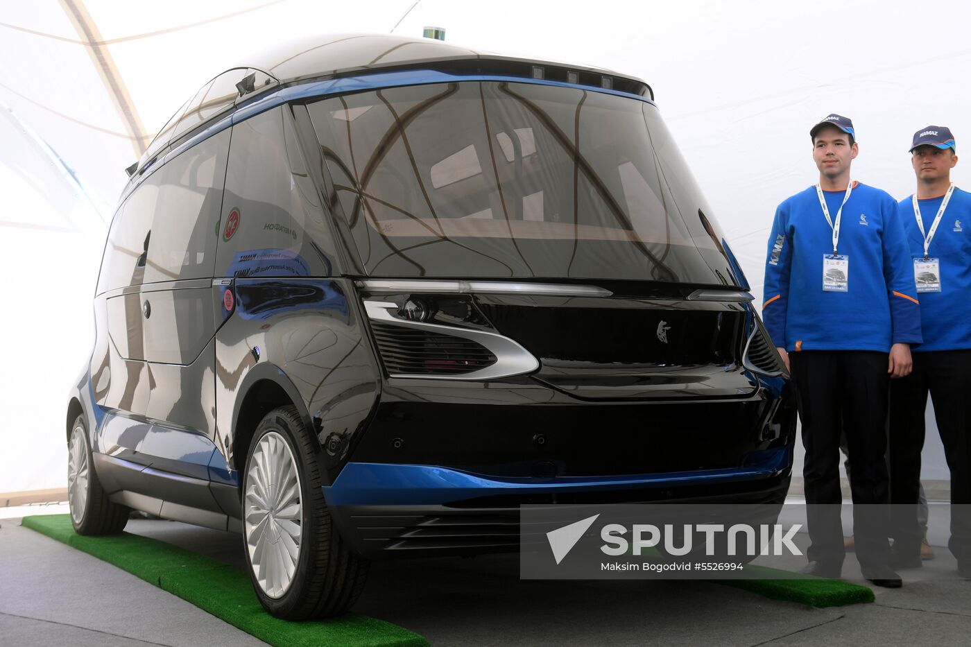 Kamaz presents SHUTTLE unmanned electric bus