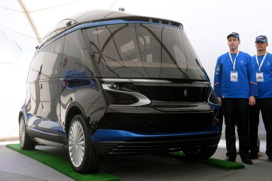 Kamaz presents SHUTTLE unmanned electric bus