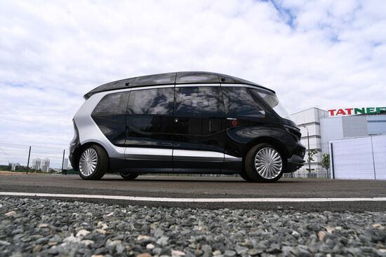 Kamaz presents SHUTTLE unmanned electric bus