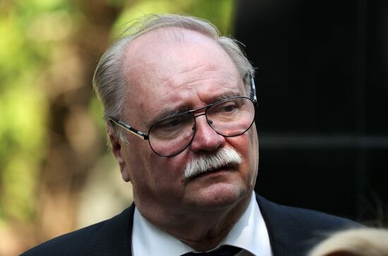 Memorial service for film director Stanislav Govorukhin