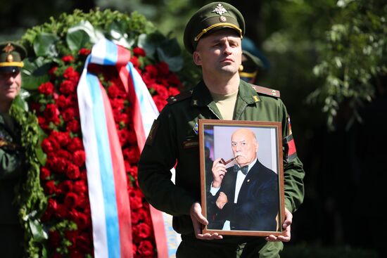 Memorial service for film director Stanislav Govorukhin