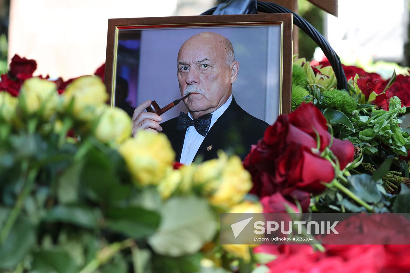 Memorial service for film director Stanislav Govorukhin