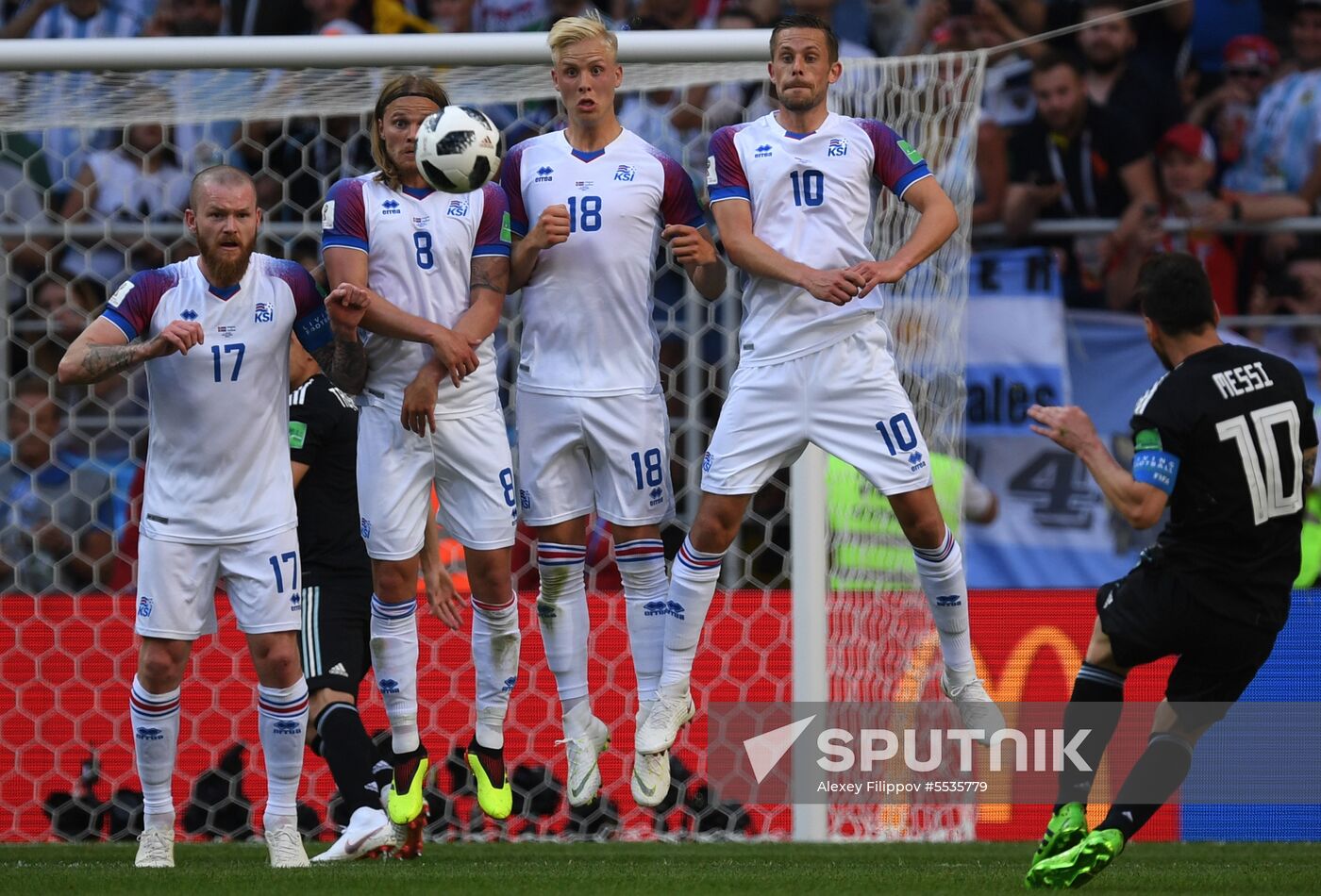 Football. 2018 FIFA World Cup. Argentina vs. Iceland