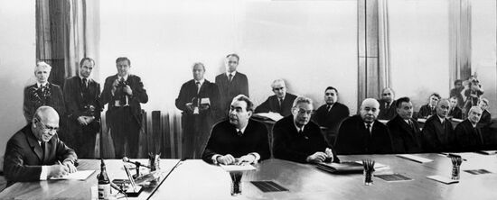 Ratification of agreement on status of West Berlin