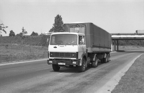 Freight truck tractor MAZ-54323