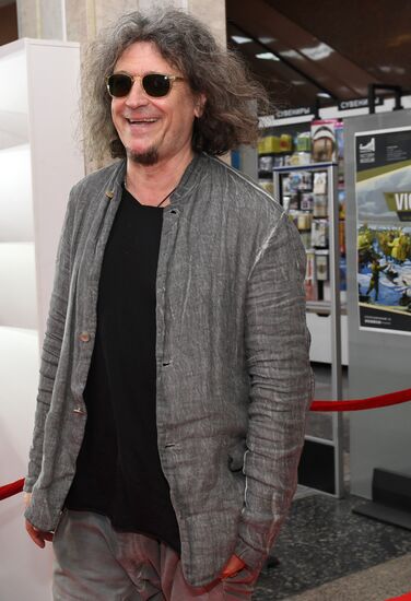 Don't Say 'Goodbye' film premiere