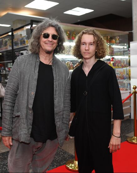 Don't Say 'Goodbye' film premiere