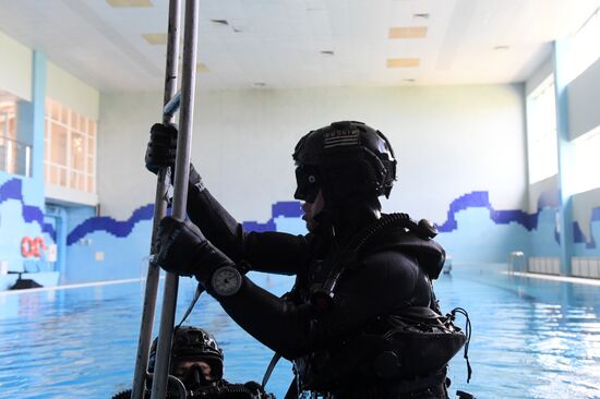 Combat swimmers train at Federal Security Service Special Task Force Center