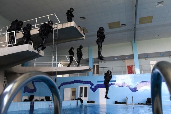 Combat swimmers train at Federal Security Service Special Task Force Center