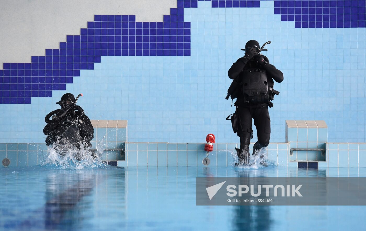 Combat swimmers train at Federal Security Service Special Task Force Center