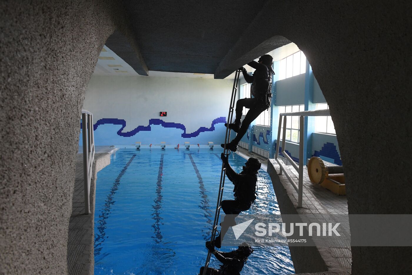 Combat swimmers train at Federal Security Service Special Task Force Center