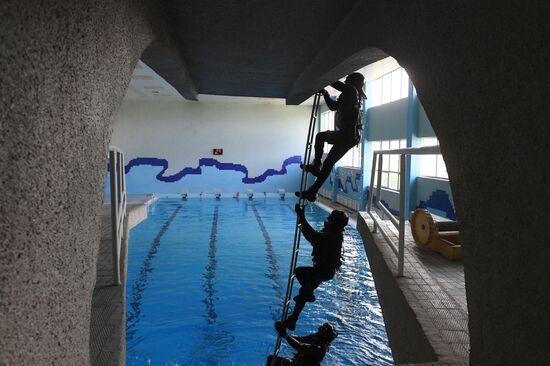 Combat swimmers train at Federal Security Service Special Task Force Center