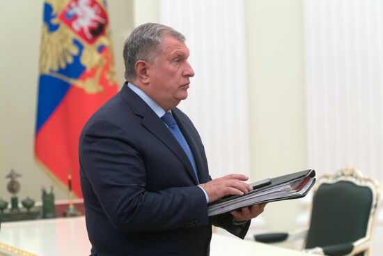 President Vladimir Putin meets with President of Portugal Marcelo Rebelo de Sousa