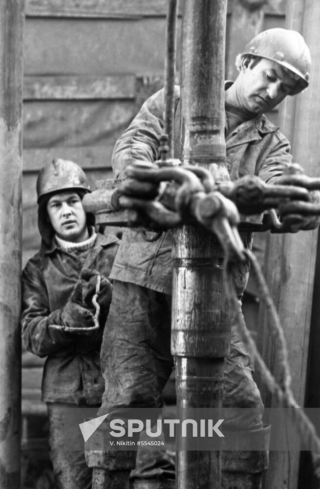 Drilling exploratory well at Varandeiskoye oil field