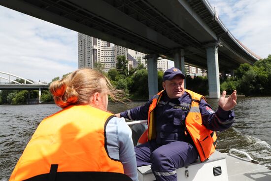 Moscow search and rescue patrol at work