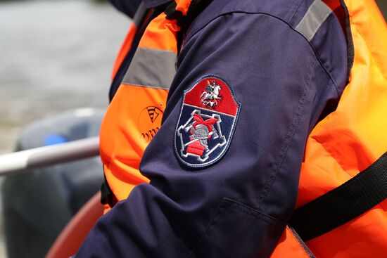 Moscow search and rescue patrol at work
