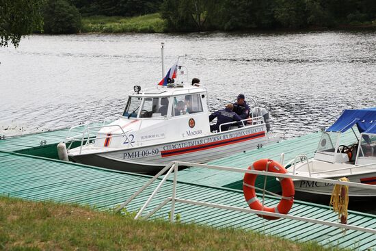 Moscow search and rescue patrol at work
