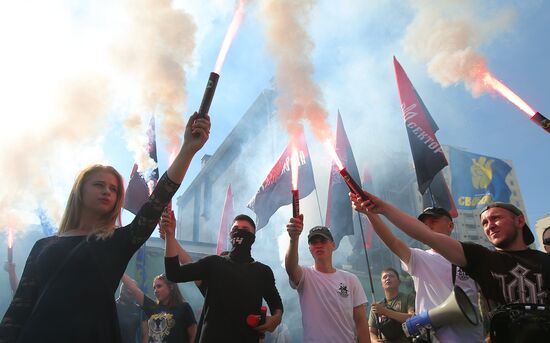 Rally in Kiev demands Ukraine's police chief resignation