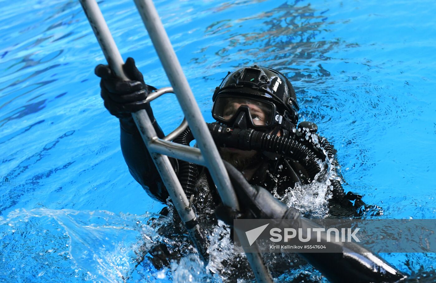 Combat swimmers train at Federal Security Service Special Task Force Center