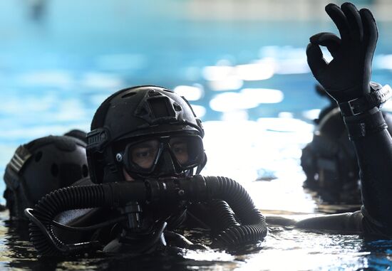 Combat swimmers train at Federal Security Service Special Task Force Center